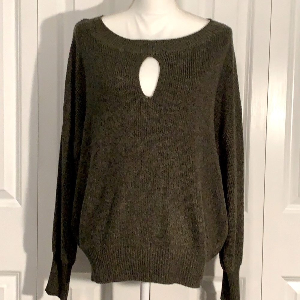 NY&CO, XL sweater. NWOT. No pulls or rips. Olive green and black.